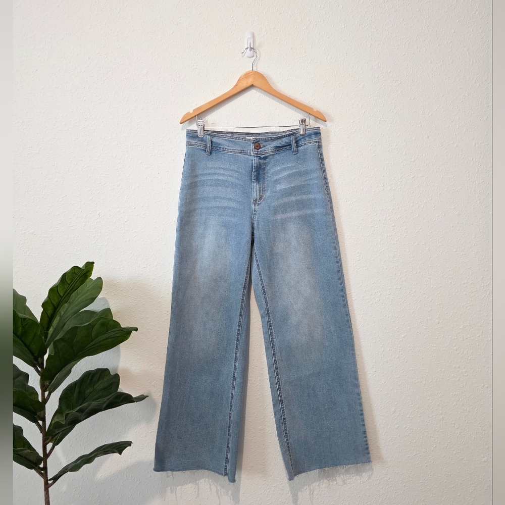 Oat Light Wash Wide Leg Jeans 10/30